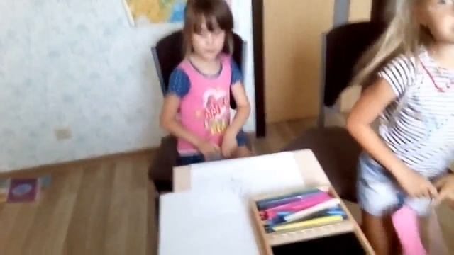 ЧЕЛЕНДЖ "СЛЕПОЙ ХУДОЖНИК". РИСУЕМ С ЗАКРЫТЫМИ ГЛАЗАМИ ВМЕСТЕ С АРИНОЙ. смотреть онлайн