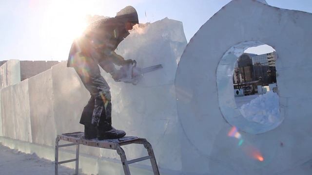 На центральной площади Хабаровска начали делать новогоднее оформление смотреть онлайн