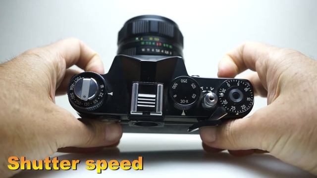 Vintage Soviet SLR Camera - Zenit 12XP смотреть онлайн