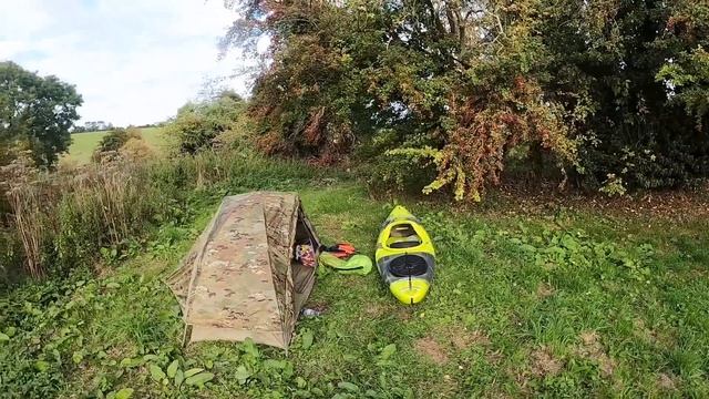 Solo kayak wild camping along English canal.#wildcamping #offcamping смотреть онлайн