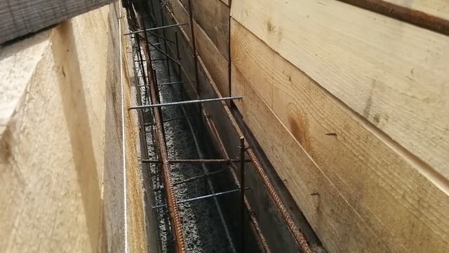 Заливка бетона миксером. Прорвало опалубку. смотреть онлайн