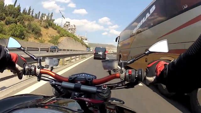 Mad World | Ducati Streetfighter 1098 / 848 Evo смотреть онлайн