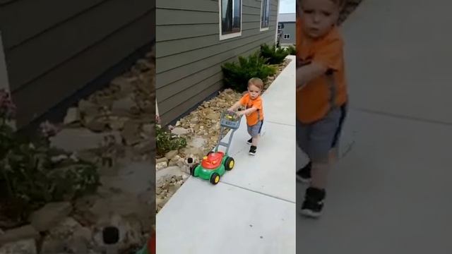 Mini Push Car Automatic Bubble Machine смотреть онлайн