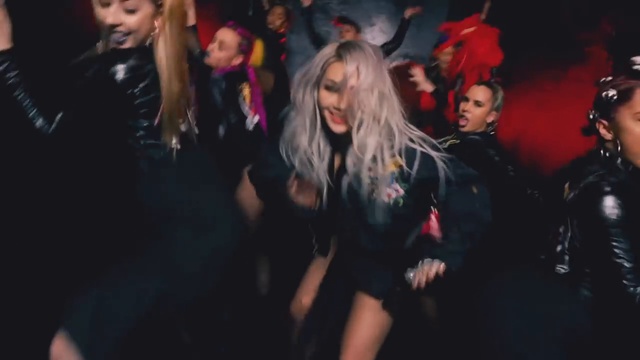 CL - ‘HELLO BITCHES’ DANCE PERFORMANCE VIDEO смотреть онлайн