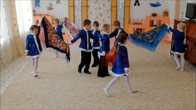 "Танец с платками" ансамбль "Веснушки" МАУДО "Детский сад №8" г. Ялуторовск смотреть онлайн