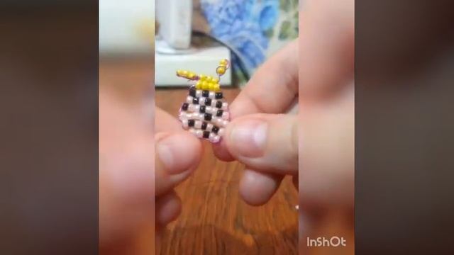Божья коровка из бисера смотреть онлайн