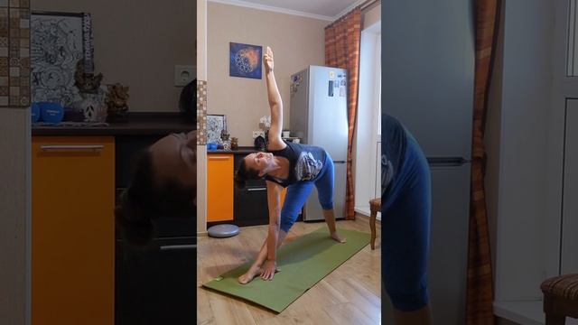 Утренняя зарядка-практика на 20 мин. Хатха-йога смотреть онлайн