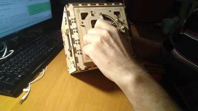 Подарок на день рождения - конструктор из фанеры "Сейф" смотреть онлайн