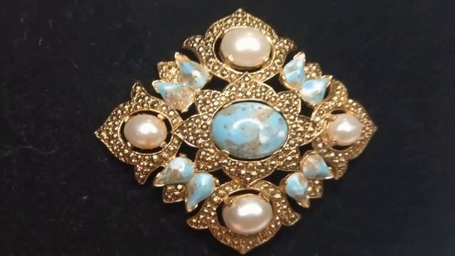 Бижутерия от STAR, JJ, Sarah Coventry, Joan Rivers. История украшений смотреть онлайн