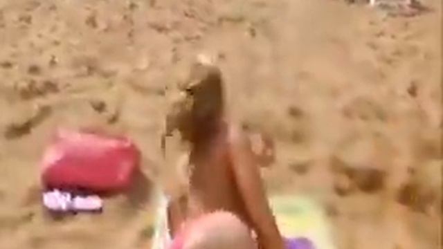 ДЕВУШКА БЕЗ КУПАЛЬНИКА! СМОТРЕТЬ ДО КОНЦА!