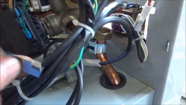 Котёл Оазис.Снимаем теплообменник ГВС. смотреть онлайн