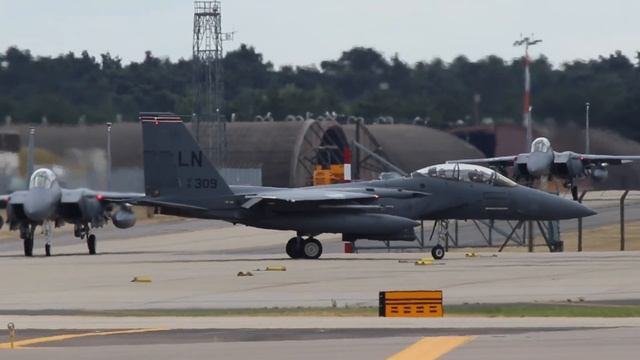 F-22 Raptor departure action with bonus F-35s & F-15s galore. RAF Lakenheath 04/08/22 смотреть онлайн