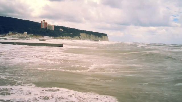 Дивноморское - море штормит. смотреть онлайн