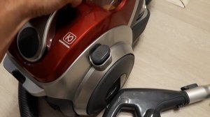 Обзор пылесоса Lg VK89383HU.Что стало с пылесосом через год работы?