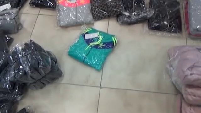 Правоохоронці викрили підпільний цех з пошиття контрафактної продукції смотреть онлайн