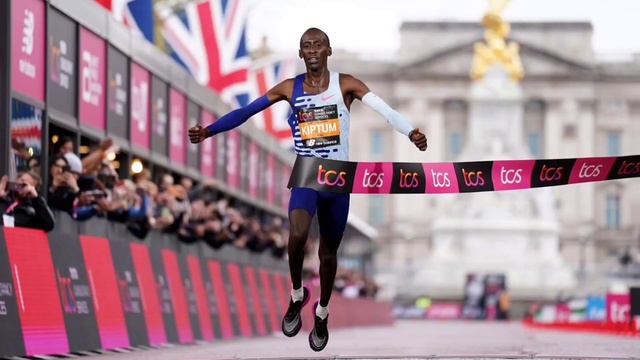 Marathon world record 2023 by Kelvin kiptum of kenya#worldathletics#worldrecord#olympics#marathon смотреть онлайн