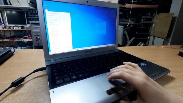 Загрузка ноутбука Samsung на SSD 120gb смотреть онлайн