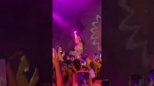 Вот что происходило на концерте у инстасамки