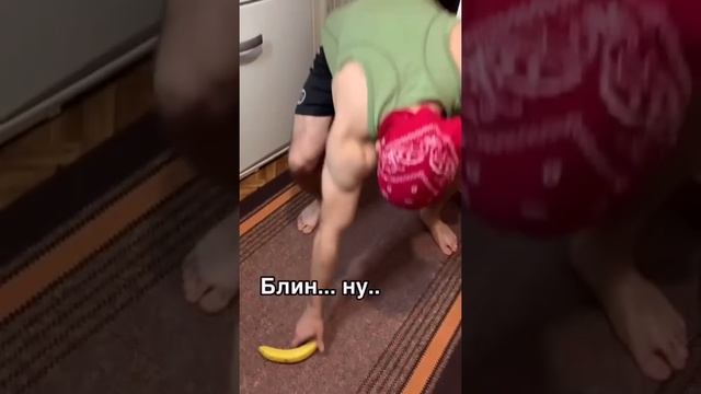 Как разрезать банан при помощи резинки?! смотреть онлайн