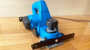 3 простых приспособления для ручного электрорубанка / Изготовление настольного фуганка