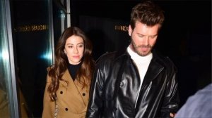 Турецкие актеры Ситара Акбаш, Кадир Доголу, Озан Акбаба, Арас Булут, Ханде Эрчел, Пынар Дениз.