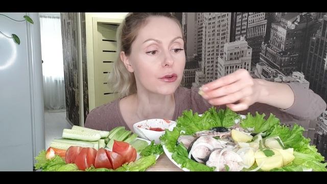 Погладить или поругать? Скумбрия с картошкой/ Мукбанг/ не АСМР смотреть онлайн