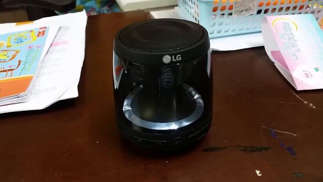 LG PH1 bluetooth speaker paired with Echo dot. смотреть онлайн