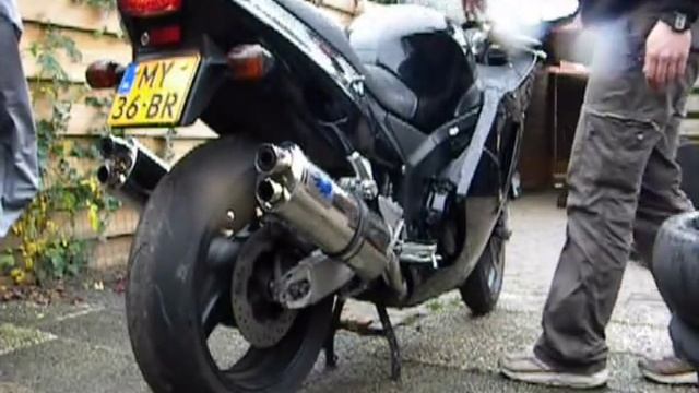 Honda CBR1100XX Blackbird with Blueflame exhaust смотреть онлайн