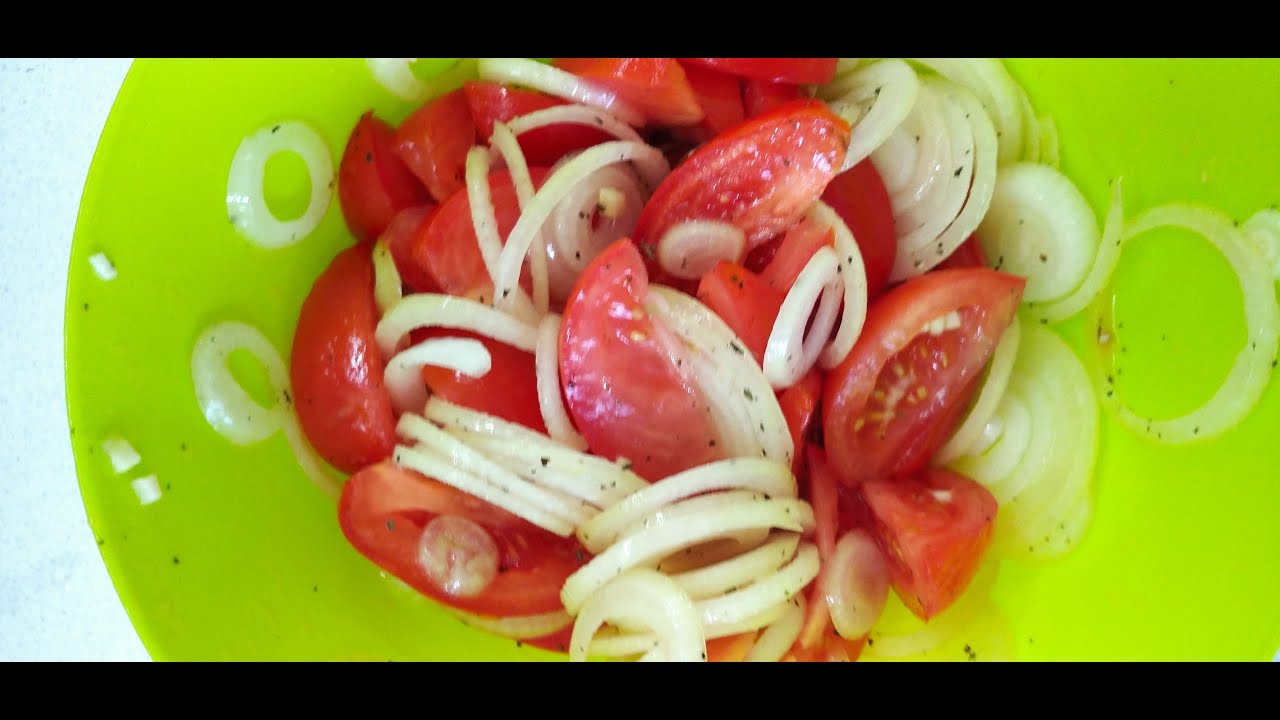Закуска из помидоров и лука в чудесном маринаде #рецепт #закуска #помидор