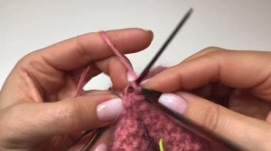 Вывязывание хвостика на берете.