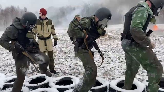 ОМОНовцы прошли испытания на право ношения Черного берета смотреть онлайн