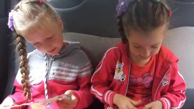 Путешествие-серия14 У нас выпал первый зуб,пришла зубная фея Открываем киндер-сюрприз смотреть онлайн