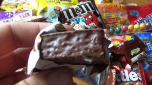 очень много конфет a lot of candy