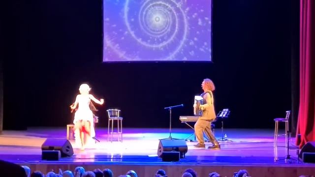 Лена Василёк на Кучерявом вечере у Александра Бардина 30.06.2023 дк "Салют" смотреть онлайн