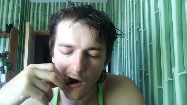 Роскошные вафли с шоколадом / Bahlsen Waffeletten Milk Al Latte — Food Unpack&Review смотреть онлайн