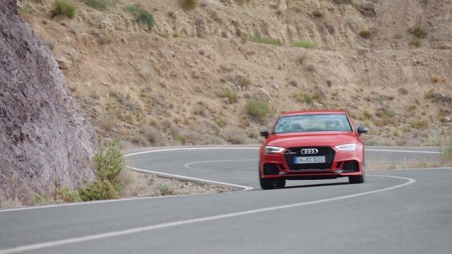 Audi RS3 - must have option and android auto/apple car play suck in this car смотреть онлайн