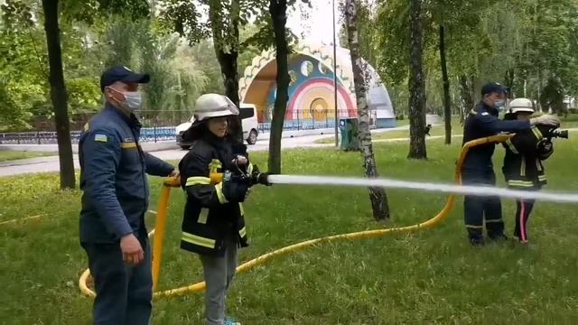 Рятувальники провели благодійну акцію у м. Бровари смотреть онлайн