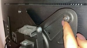 Как повесить телевизор на стену? Крепим ТВ на кронштейн