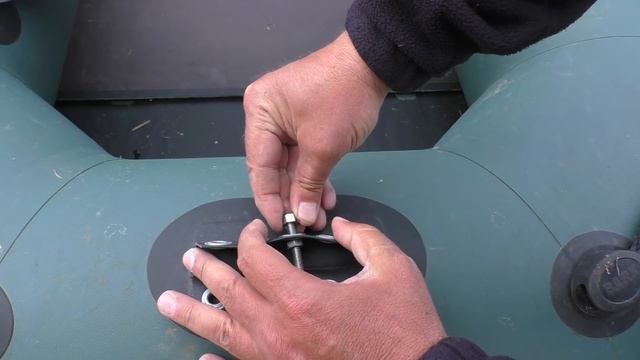 Приспособление для надувной лодки. Лайфхак . Теперь лодку носить на плечах не нужно. My Fishing