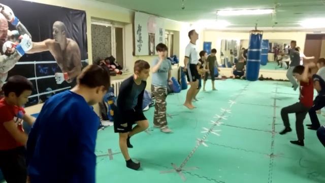 Прыжки со скакалкой. смотреть онлайн