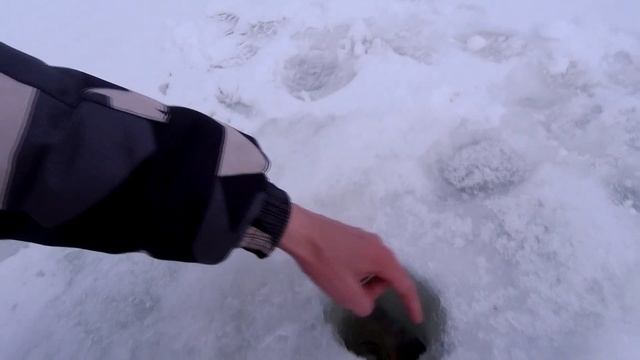 Весенняя рыбалка. Ловля окуня и щуки на блесну. В тайгу где нет ни кого!!!! смотреть онлайн