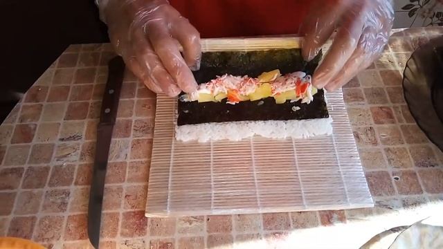 РОЛЛЫ !!! ГОТОВИТ МОЙ СЫНУЛЯ !!! ВКУСНО И БЕЗОПАСНО !!! смотреть онлайн