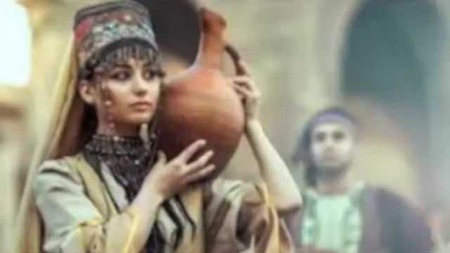 sari axchik-URAX PAR-DRUMS BY-VARD-GALADJIAN-KLARNET BY-ARTUR ARAKELYAN смотреть онлайн