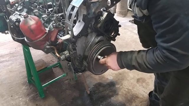 снятие шкива с двигателя Т-40 смотреть онлайн