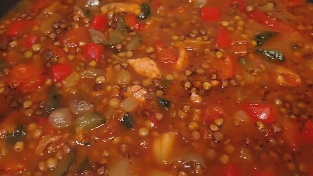 АСМР ГОТОВКА -ОВОЩНОЕ РАГУ ИЗ ЧЕЧЕВИЦЫ смотреть онлайн