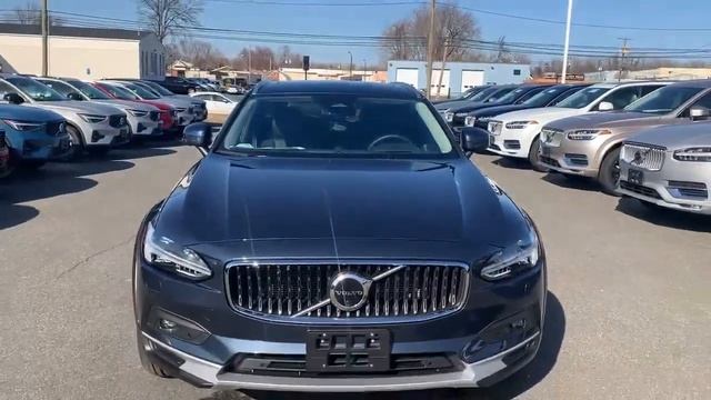 5 Reasons to Buy the Newest Volvo V90!! смотреть онлайн