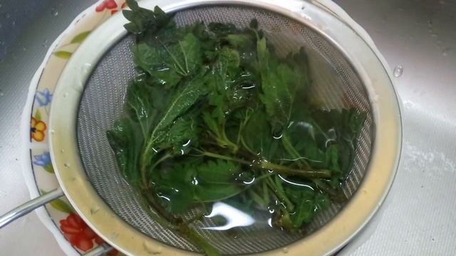 САЛАТ из крапивы. Nettle salad. Рецепт.Просто,вкусно и полезно смотреть онлайн