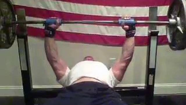 Joe 225 Close Grip Bench w/ Fat Gripz 10 sets of 4 смотреть онлайн