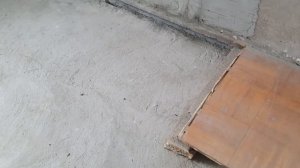 Демонтаж щитового паркета в комнате панельного дома 504 серии