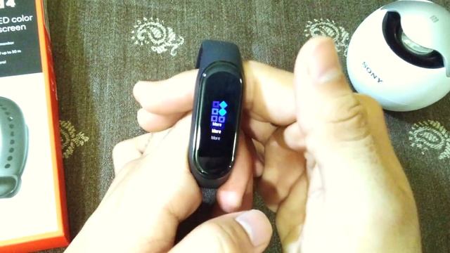 I Brought Xiaomi Mi Band 4 Here's Unboxing & MiFit App Review смотреть онлайн